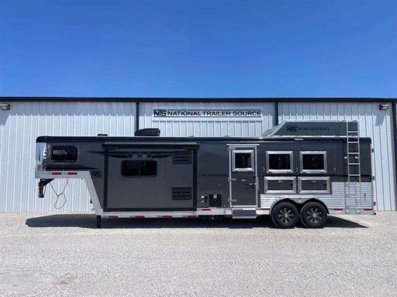 2026 Bison Ranger 3 Horse Gooseneck Trailer with 16' Living Q