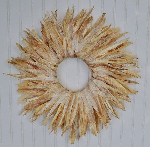 Creative yet simple corn husk wreath has a nice fall season feel for ...