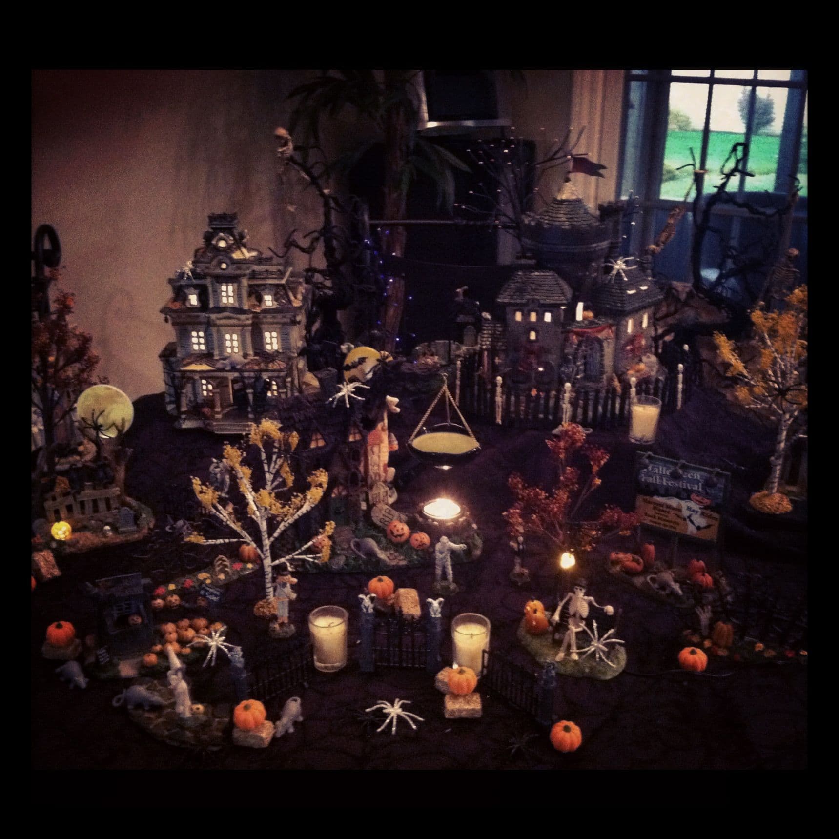 Halloween Village Display / Dept. 56 Halloween Display Pinner's ...