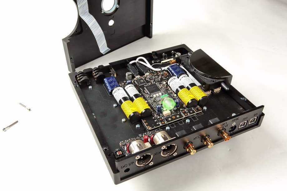 Chord HUGO TT Digital-to-Analogue Converter/Headphone Amplifier ...