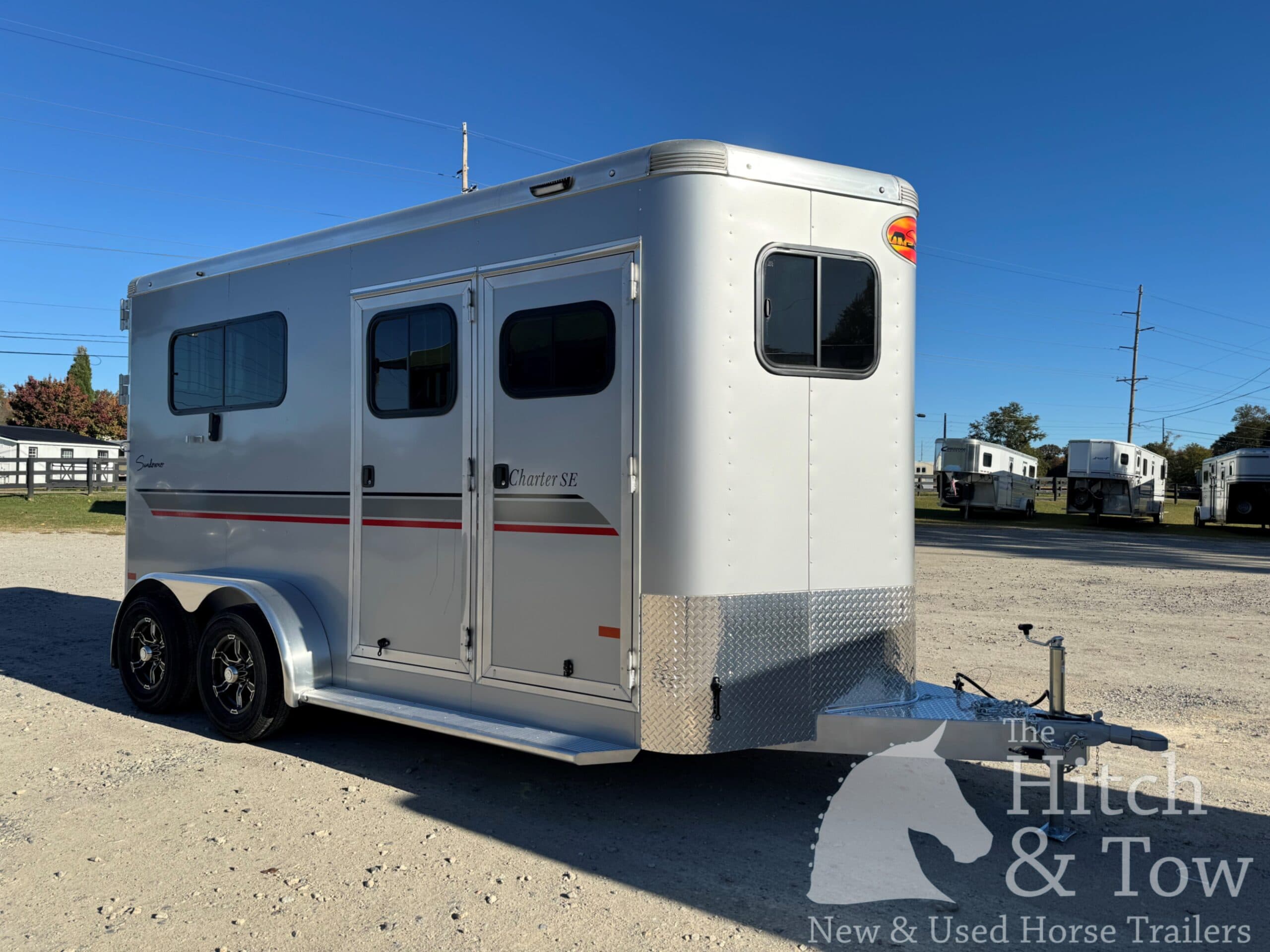 2026 SUNDOWNER CHARTER SE BUMPER PULL 2 HORSE STRAIGHT LOAD w/ GREAT ...