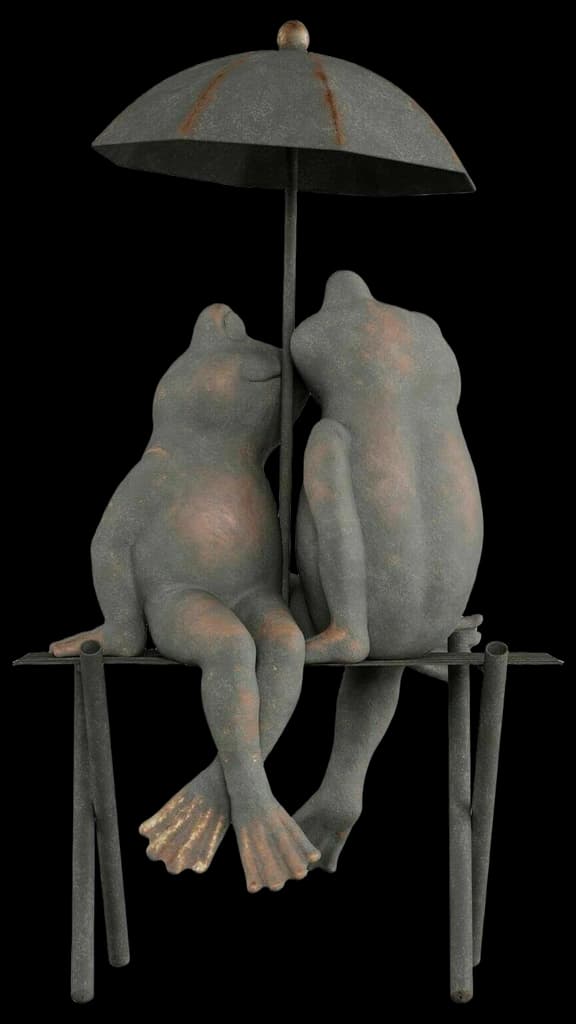 Amazon.com : Garden Decor Statue Frog Couple on Bench Romantic Kissing ...