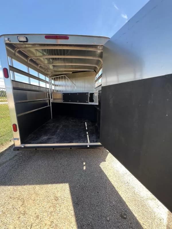 2026 Maverick Lite 2 Horse * Great Options * Light Weight * XTall Well ...