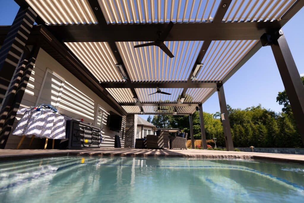 Pivot 6 MAX | Modern Day Pergola from StruXure