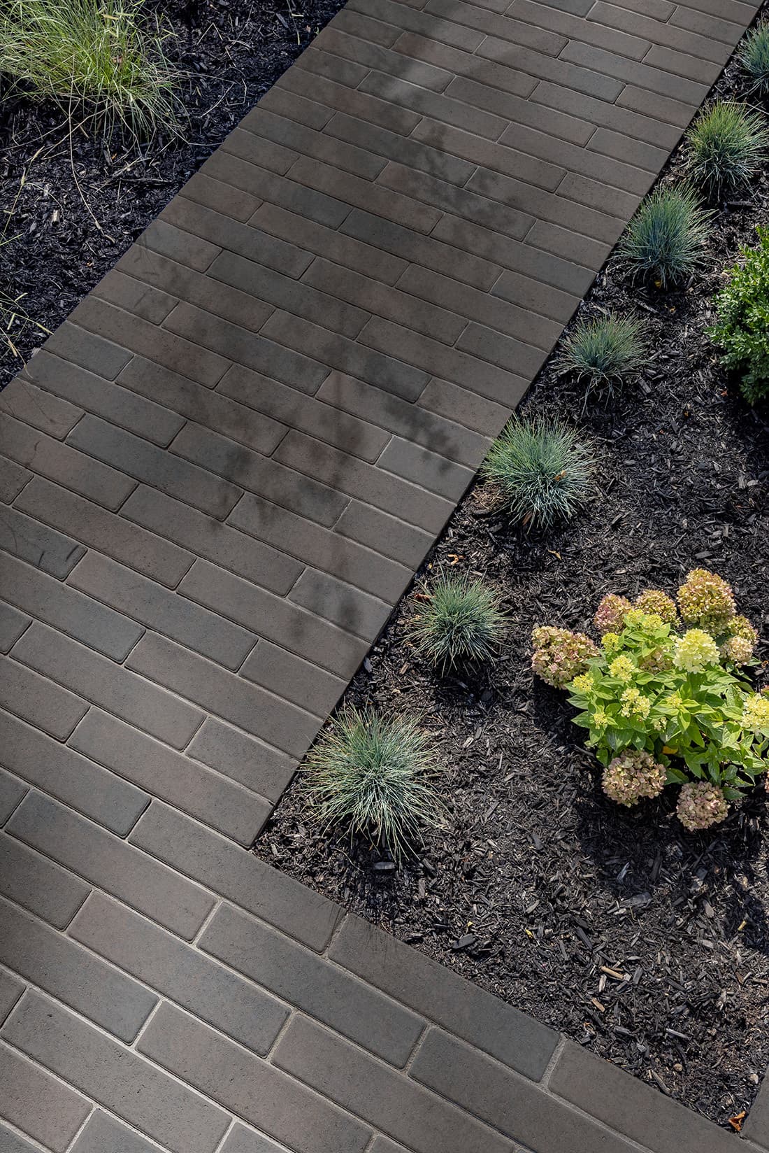 Rinox | Porcelain Pavers vs Concrete Pavers: Key Differences, Cost